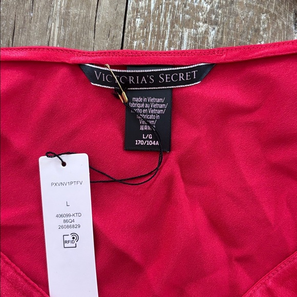 Bundle of Size Larges - Picture 8 of 8